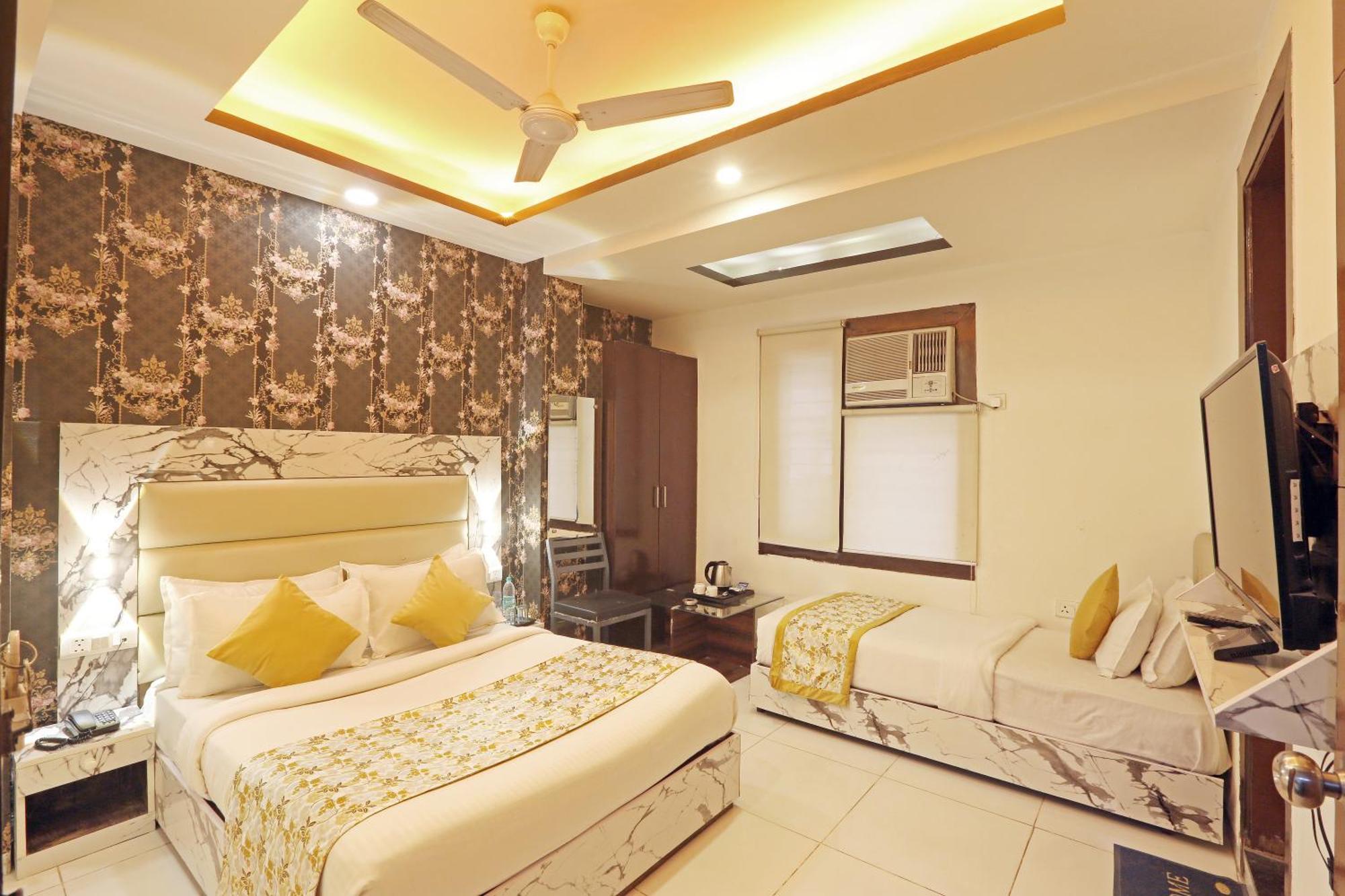 Hotel Triton Grand At Delhi Airport Neu-Delhi Exterior foto