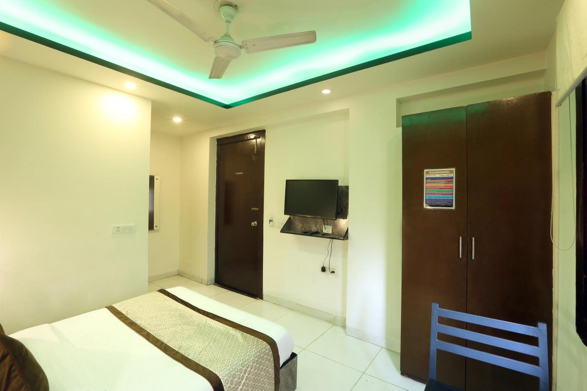 Hotel Triton Grand At Delhi Airport Neu-Delhi Exterior foto