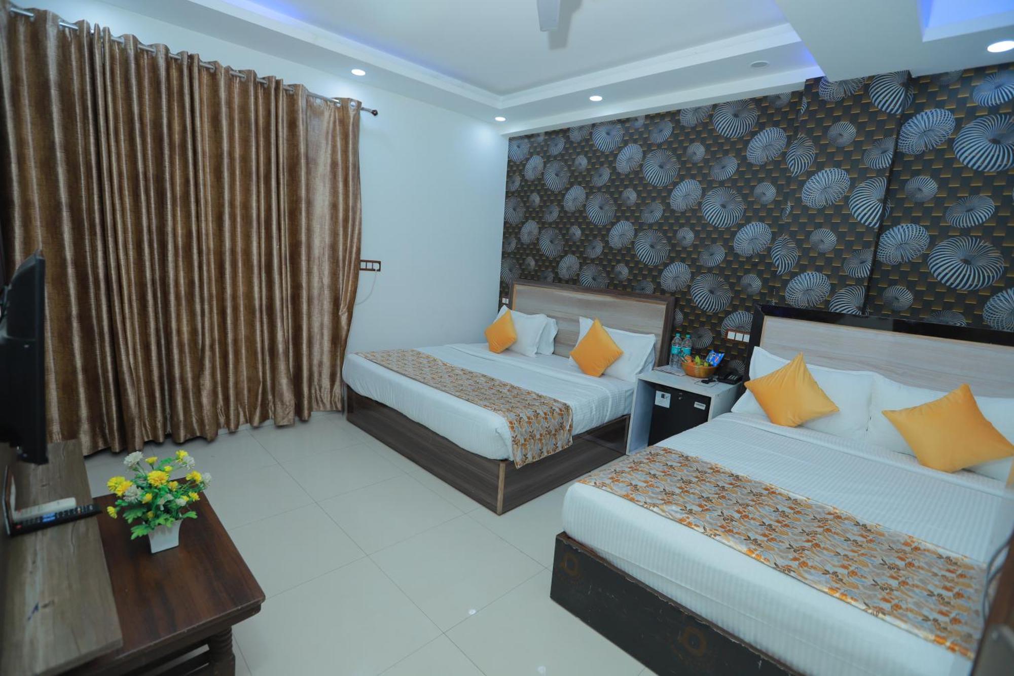 Hotel Triton Grand At Delhi Airport Neu-Delhi Exterior foto