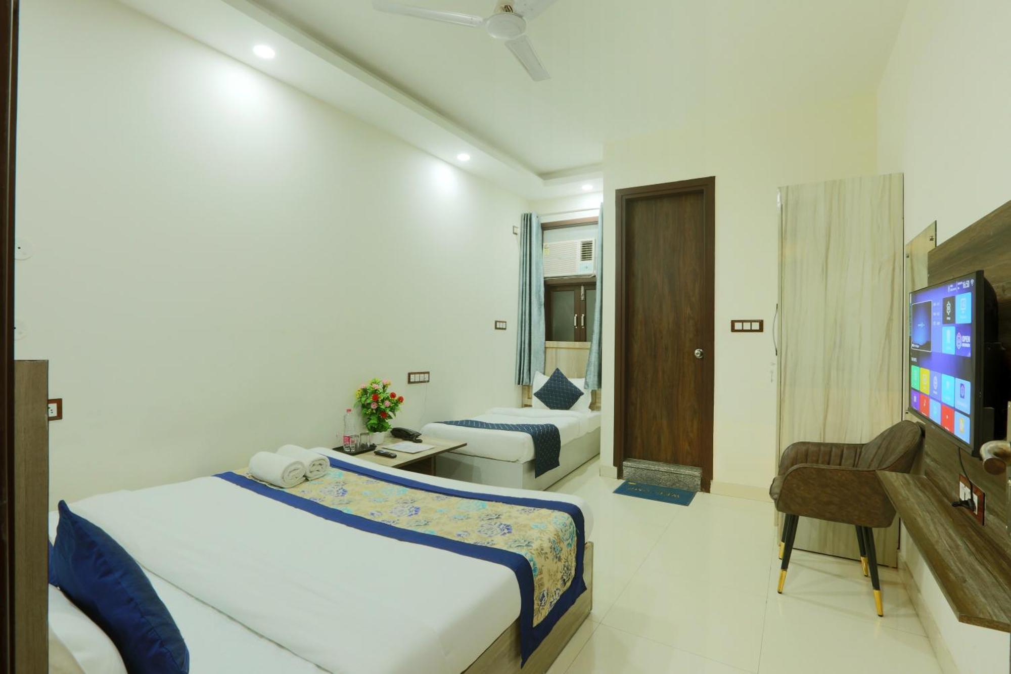 Hotel Triton Grand At Delhi Airport Neu-Delhi Exterior foto